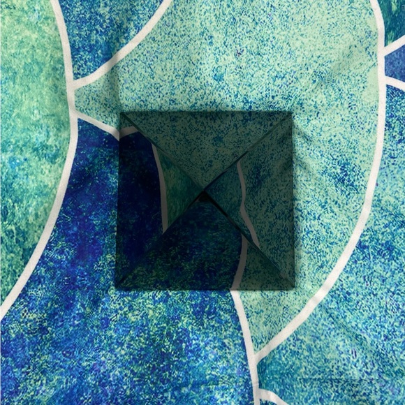 Black crystal pyramid - Picture 7 of 7